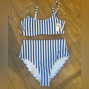 ✨NWT✨ Old Navy Blue and White Striped Bikini